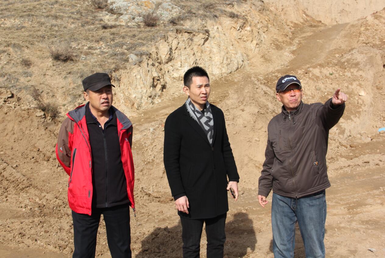 溝通服務(wù)，積極搭建供需服務(wù)平臺(tái)