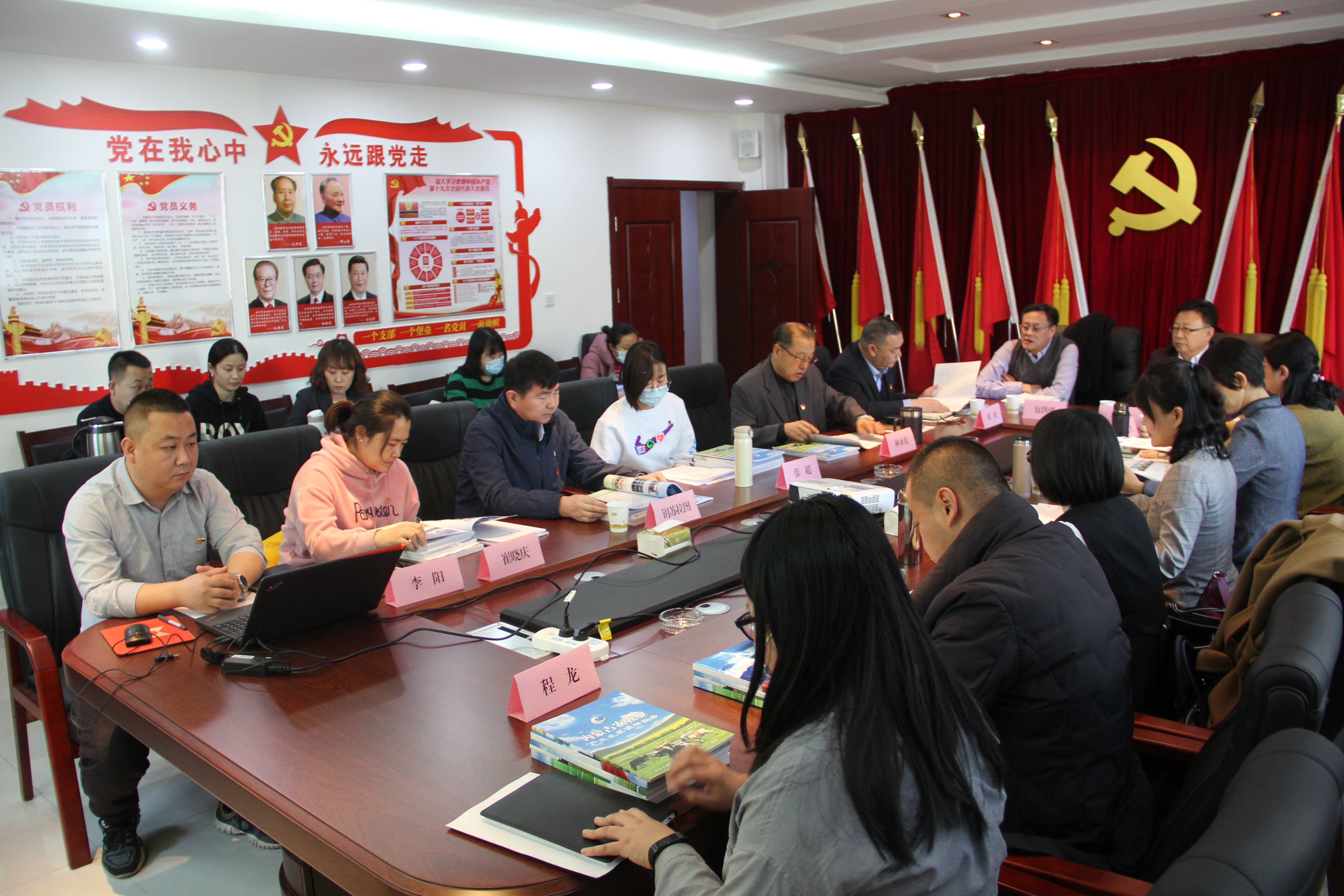 十家黨支部聯(lián)合召開“鑄牢中華民族共同體意識 構(gòu)建新發(fā)展格局 推動(dòng)民營經(jīng)濟(jì)高質(zhì)量發(fā)展”主題黨日活動(dòng)